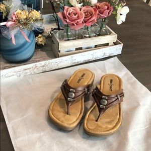 Silverthorne thong sandals